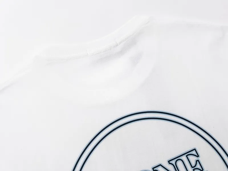 W665#P110💰 [Stone lsland/Stone Island Mosaic Light Bulb💡 Printed Short Sleeve T-shirt] ⚠️[Original creation with high control of details] - Made of 230g combed cotton 32 count double yarn, soft and comfortable to the touch, sweat-absorbent and breathable. - Simple basic and versatile style, original quality, first choice for couples. - Made in a large factory, four needles and five threads on the shoulder, neatly routed, high quality workmanship. - Same style for men and women. Very versatile, one piece for everyone, details are clearly visible. Color: Black White Size: M L